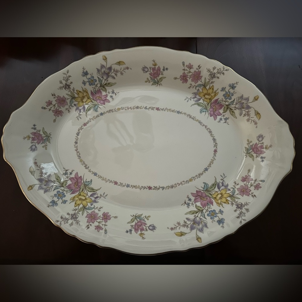 Syracuse China Federal shape Serving Dish